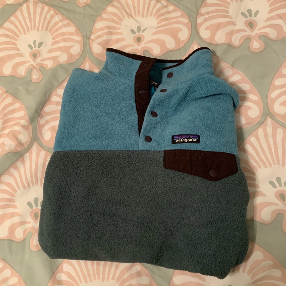 Teal and gray Patagonia fleece!